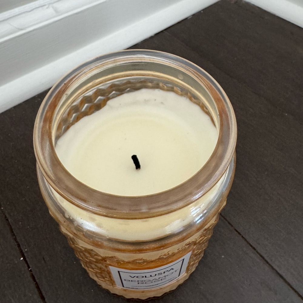 Voluspa Bergamot Rose Candle - Cream - Picture 2 of 2